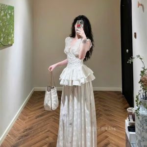 Đầm maxi ren vintage cổ V xếp tầng dáng xòe tiểu thư